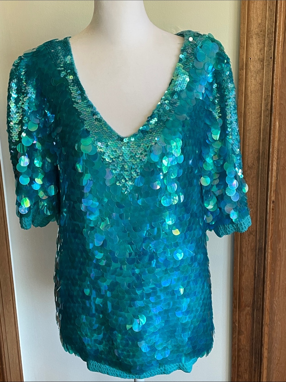 OLEG CASSINI Iridescent Turquoise Disc Bead & Sequin V-Neck Vintage Top Medium